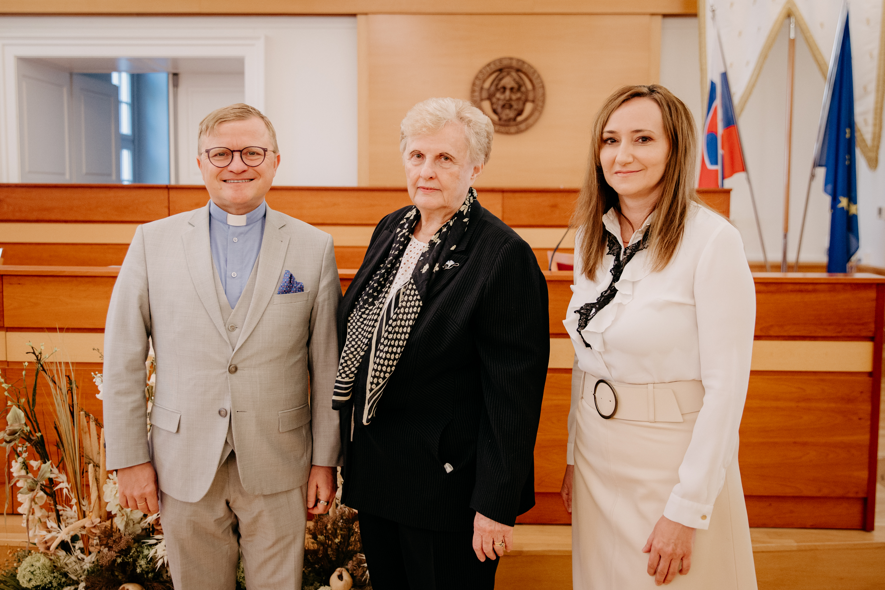 miloš lichner, helena barancová a marianna novotná na spoločnej fotografii