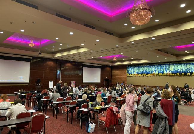 diskusia účastníkov počas prestávky