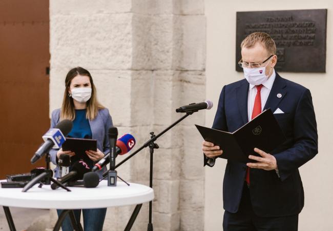 Odhalenie pamätnej tabule P. Gojdičovi v Leopoldove (25.5.2020), reční Boris Kollár Boris Kollár, Odhalenie pamätnej tabule P. Gojdičovi v Leopoldove (25.5.2020)