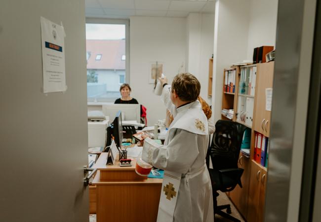 novoročné požehnanie budov a pracovníkov trnavskej univerzity, miloš lichner (foto TRUNI / Barbora Likavská)