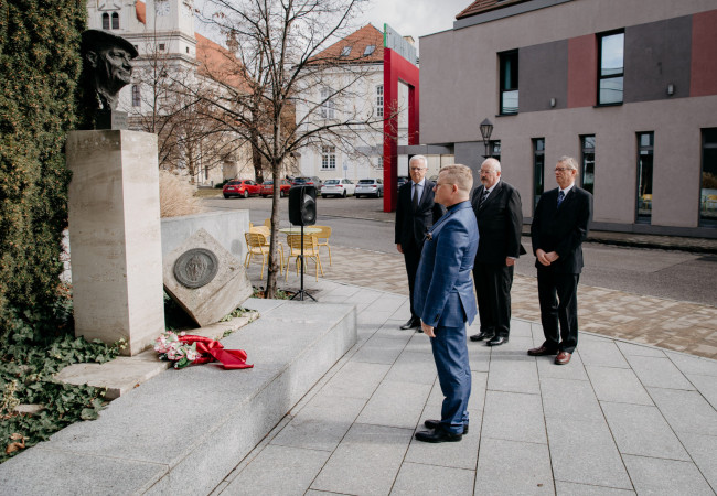 spomienka na Antona Hajduka