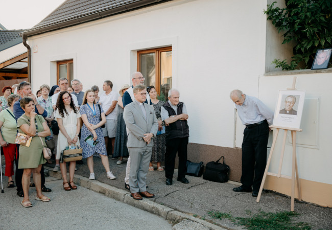 p. Krapka odhalenie tabule