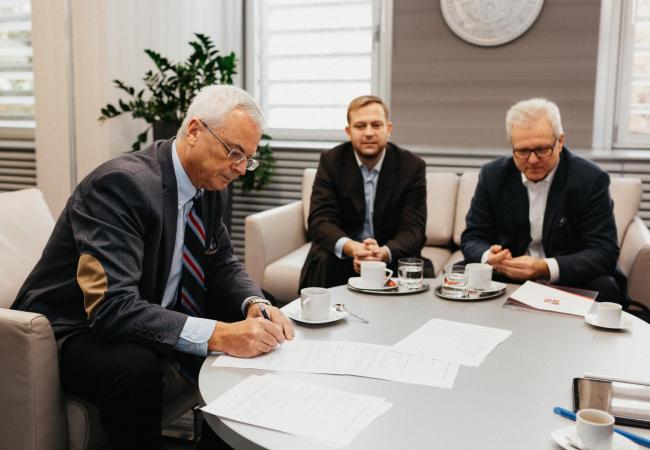 spolupráca trnavská univerzita a toruň