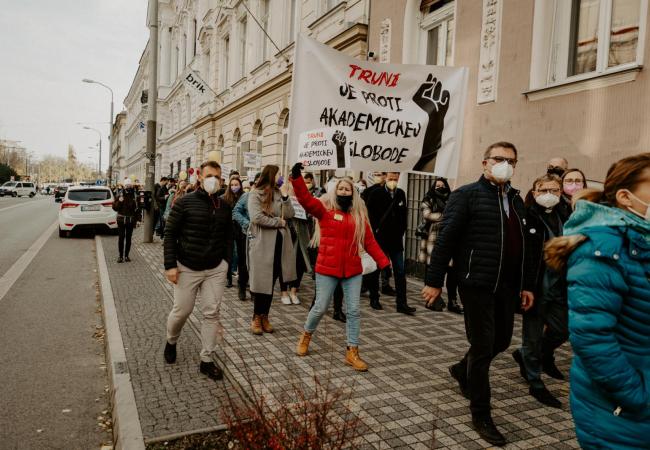 Zodpovedný protest za slobodné univerzity (foto Barbora Likavská)