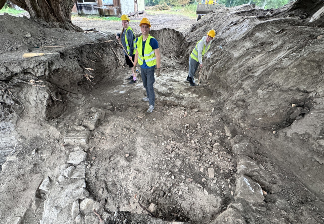 záchranný archeologický výskum, Rusovce, kaštieľ